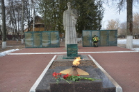 Возложение цветов к мемориалу «Скорбящая мать»